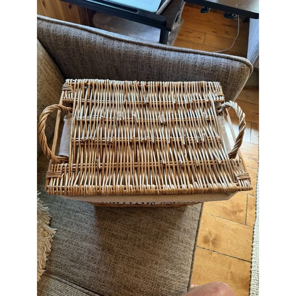 Williams Sonoma Wicker Storage Picnic  Bread Gift Basket Kitchen Decor